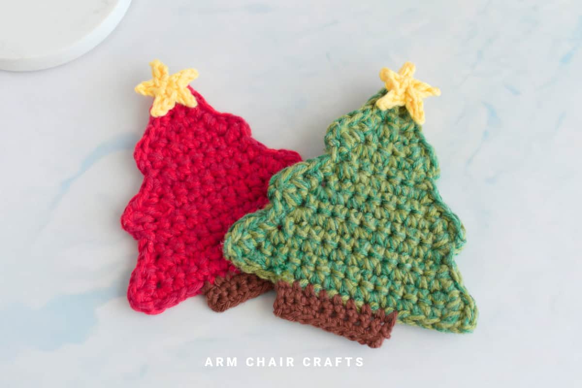 Crochet Christmas tree coasters.