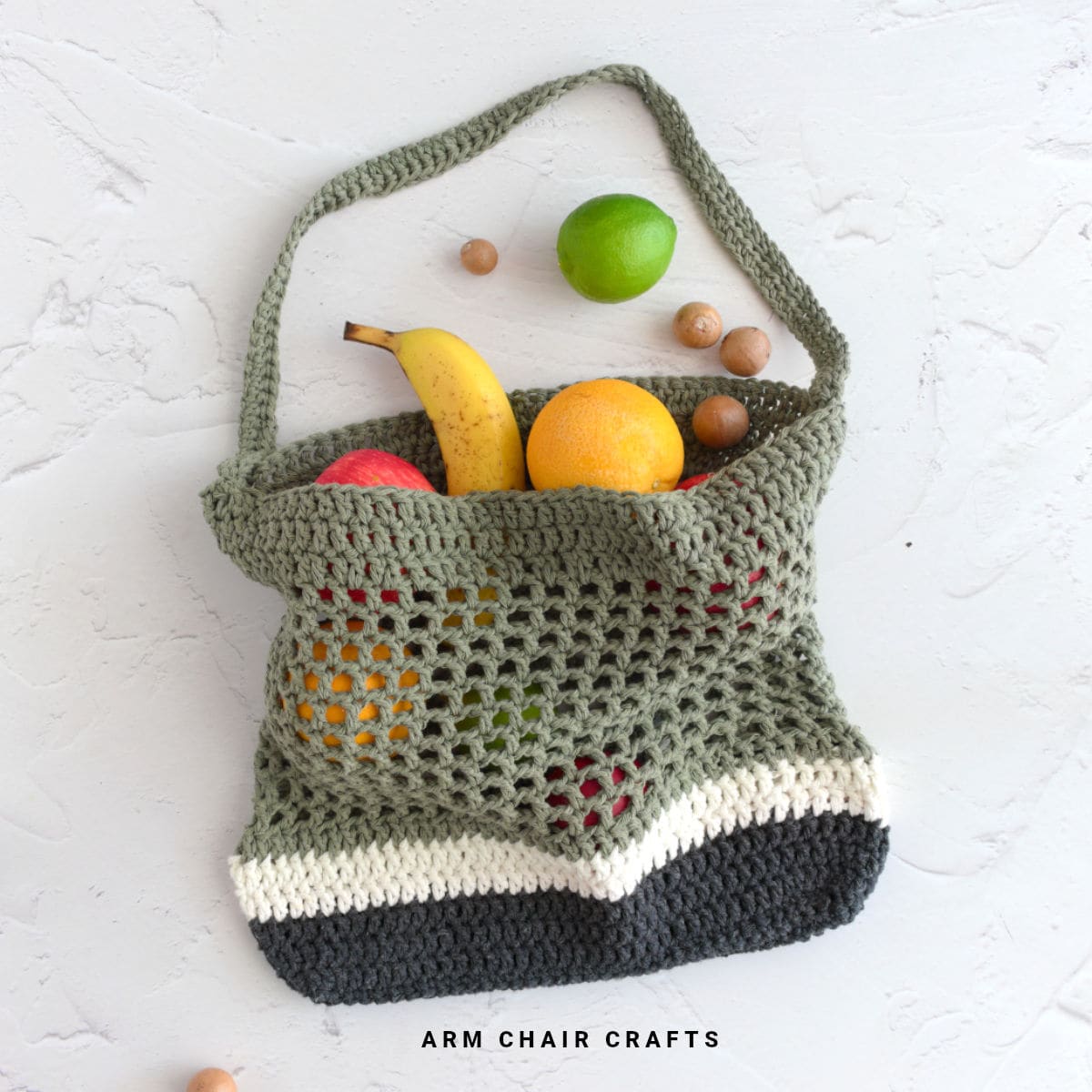 Crochet tote bag with fruit.
