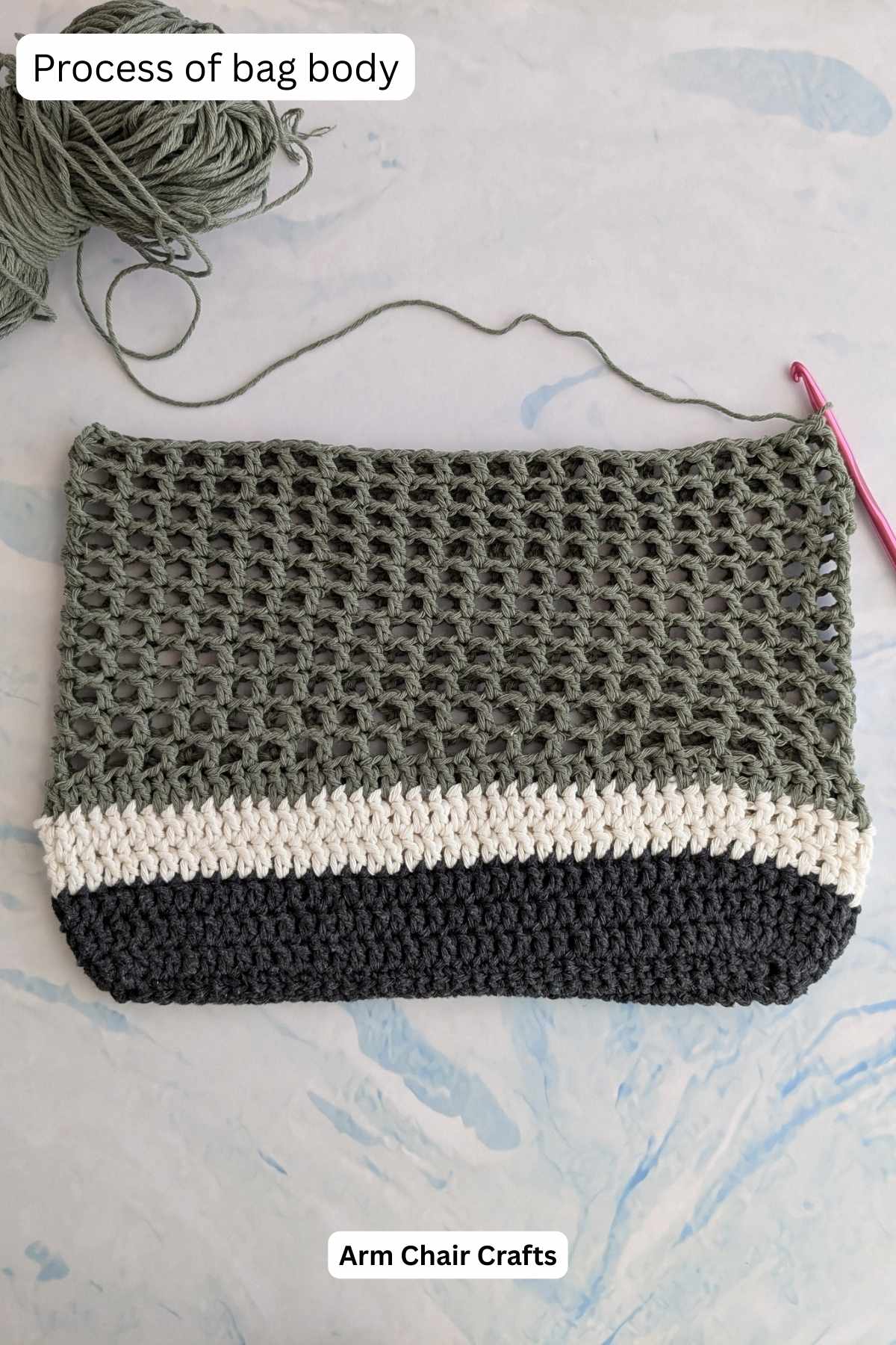 Process of crochet mesh bag.