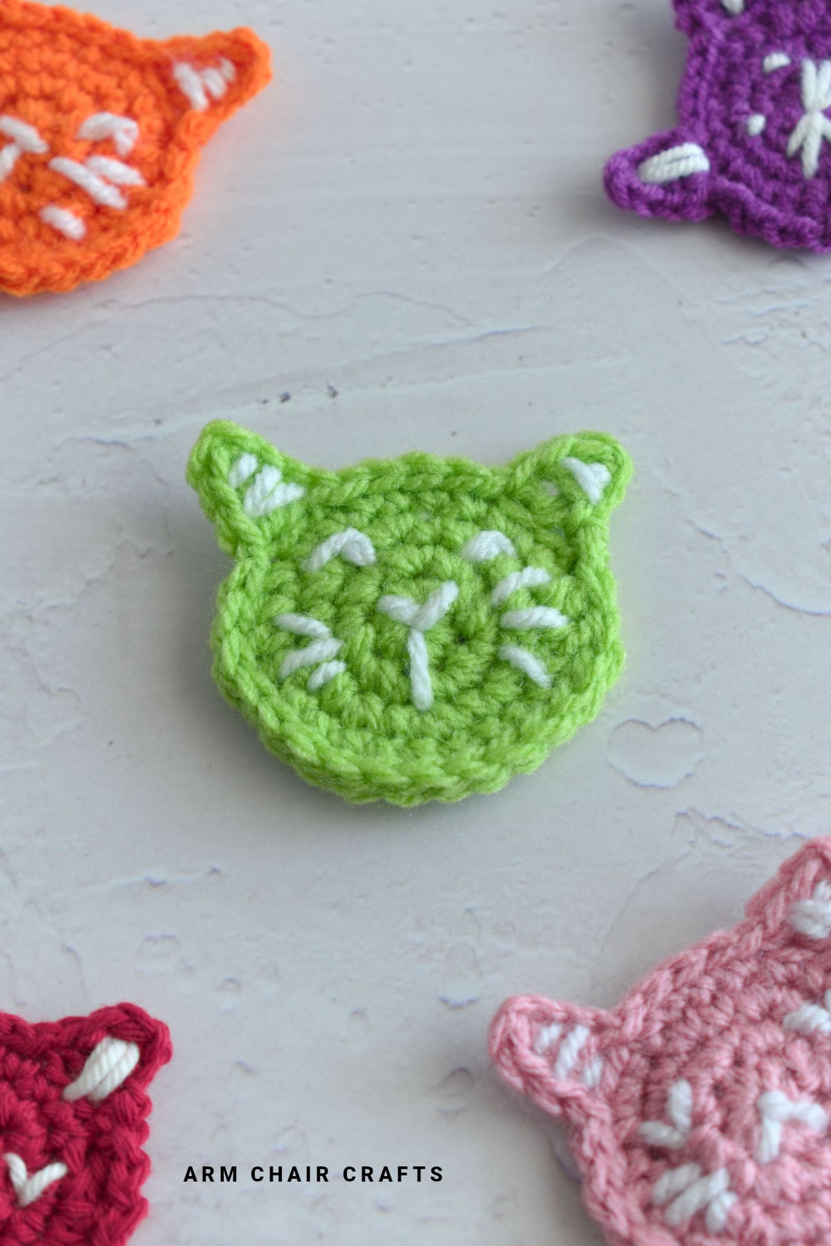 Crochet cat applique.